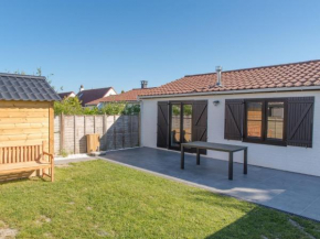 Holiday Home Duinenhuisje 25 by Interhome